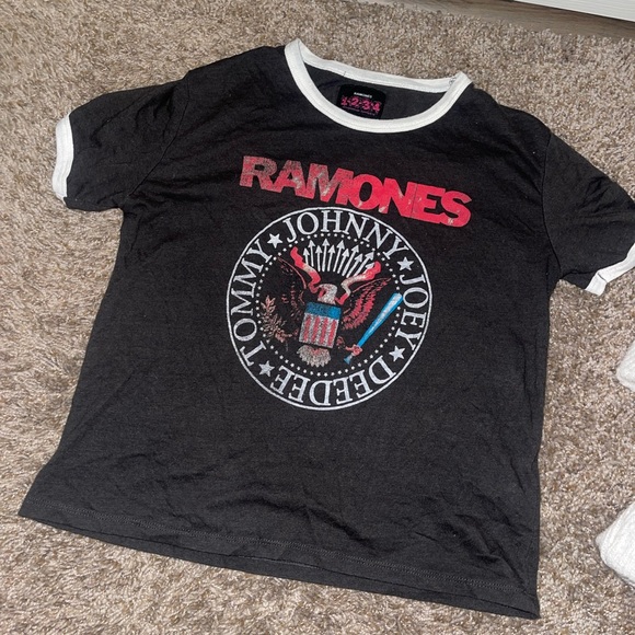 Ramones semi cropped band tee - Picture 1 of 3